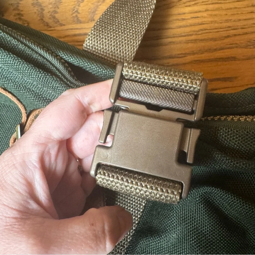 Tumi Green‎ Garment type Vintage Duffel Bag with Brown Accents